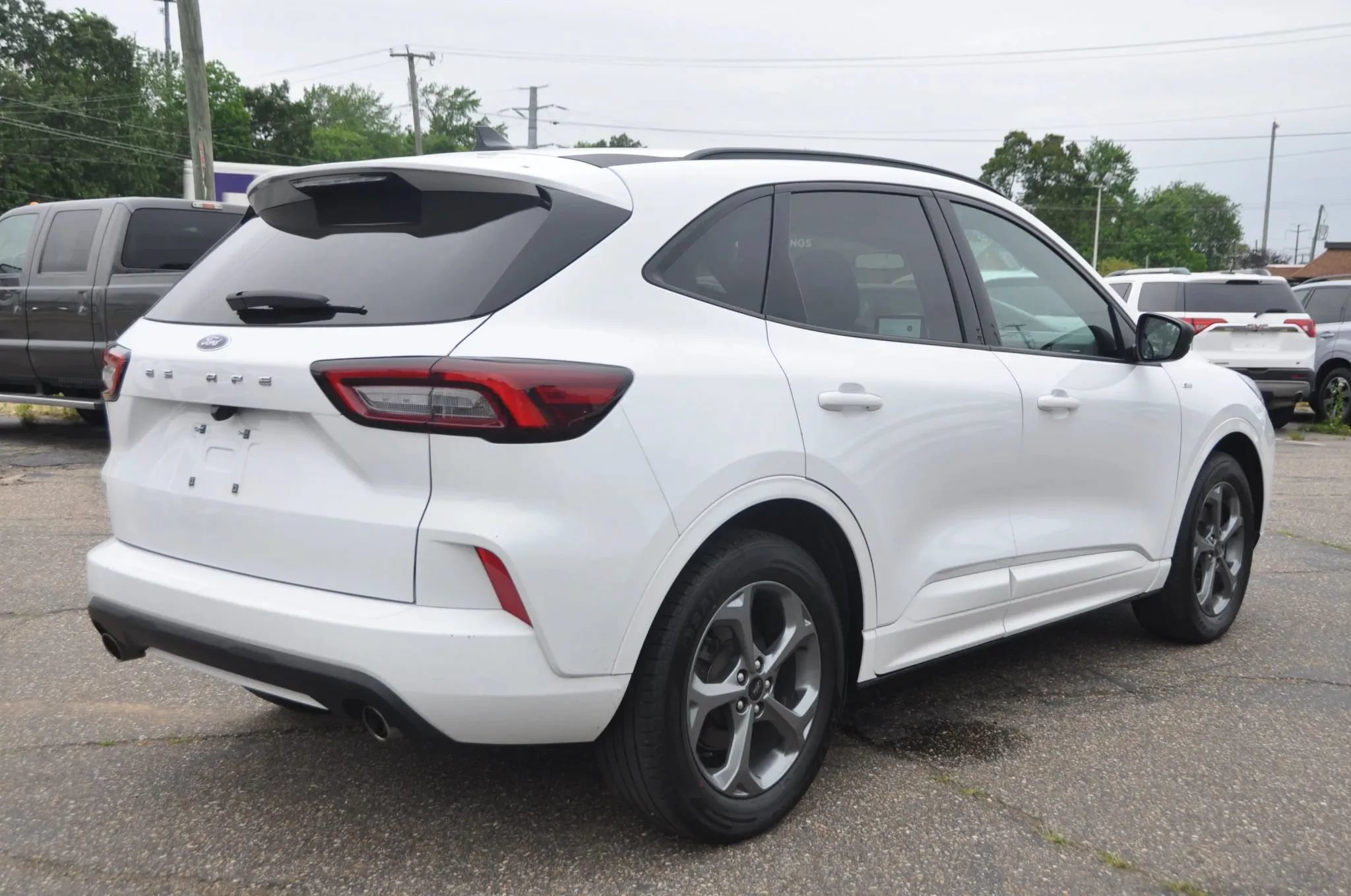 Used 2023 Ford Escape ST-Line FWD image 4