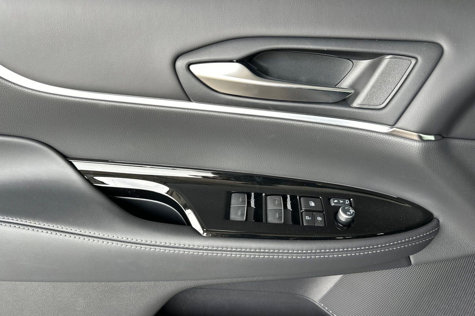 New 2025 Toyota Mirai XLE RWD image 10