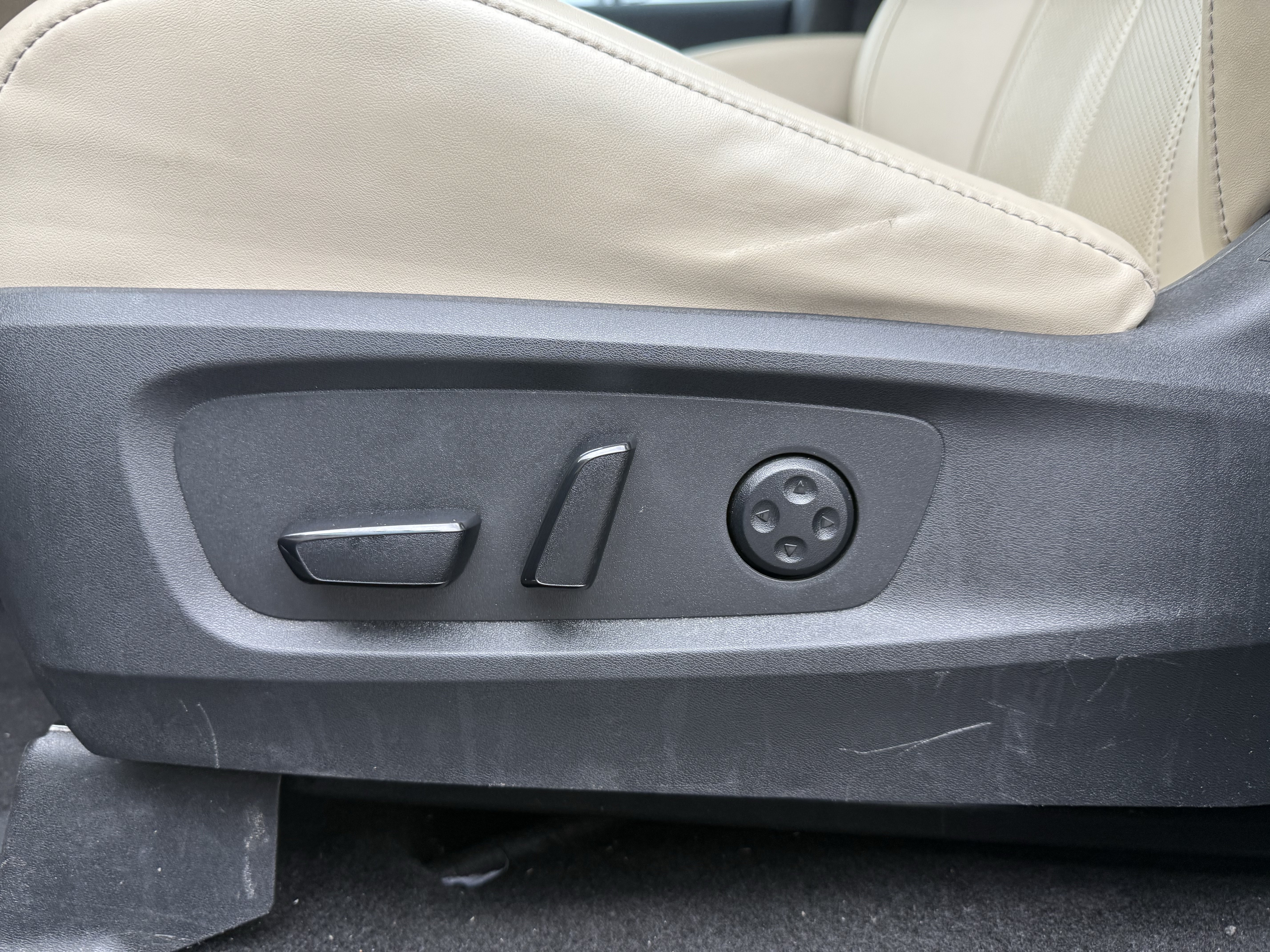 Used 2023 INFINITI QX60 Luxe w/ Cargo Package FWD image 26