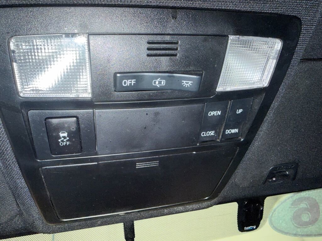 Used 2016 Toyota Tacoma TRD Sport image 16