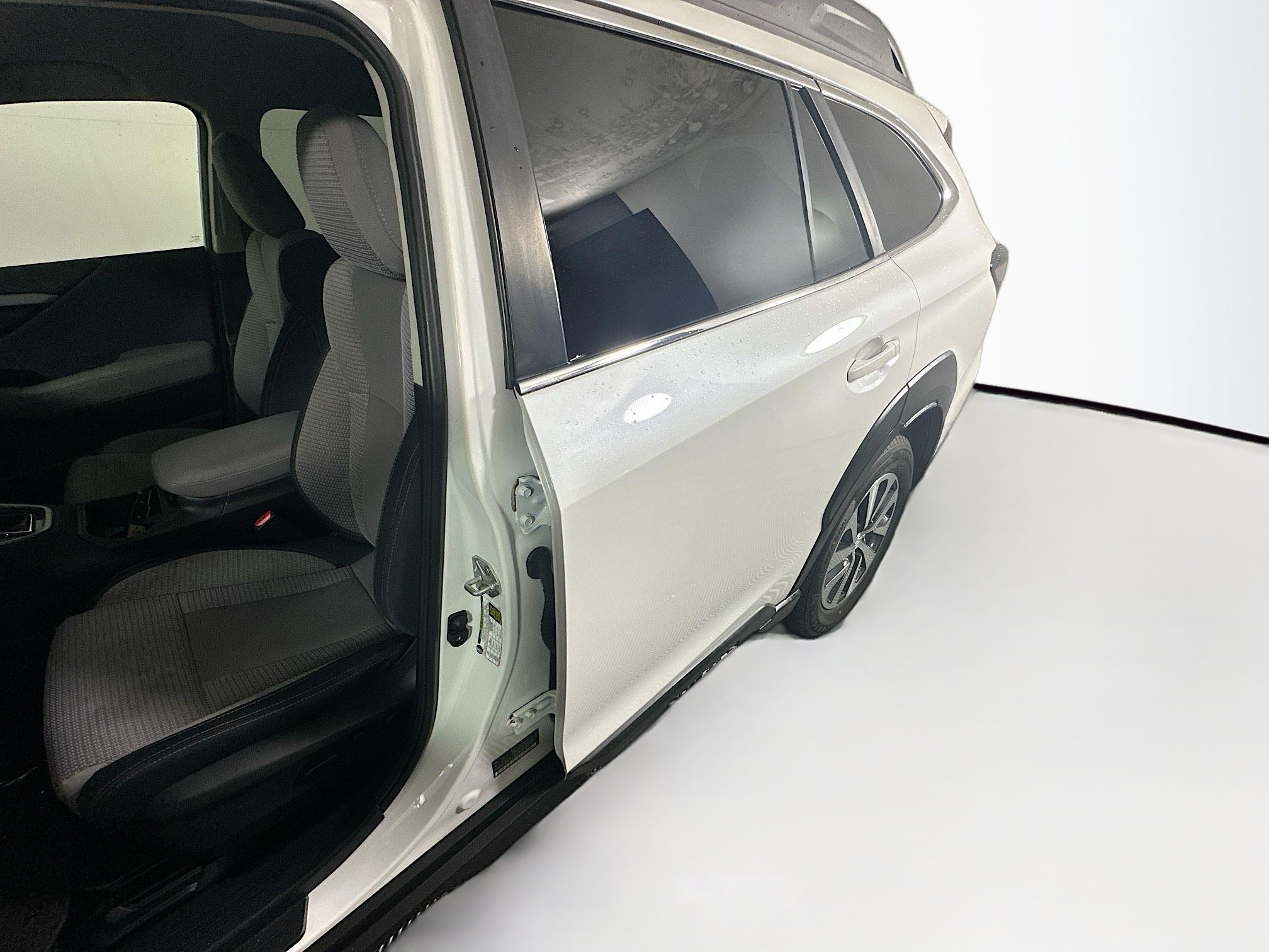 Used 2023 Subaru Outback Premium AWD/4WD image 12
