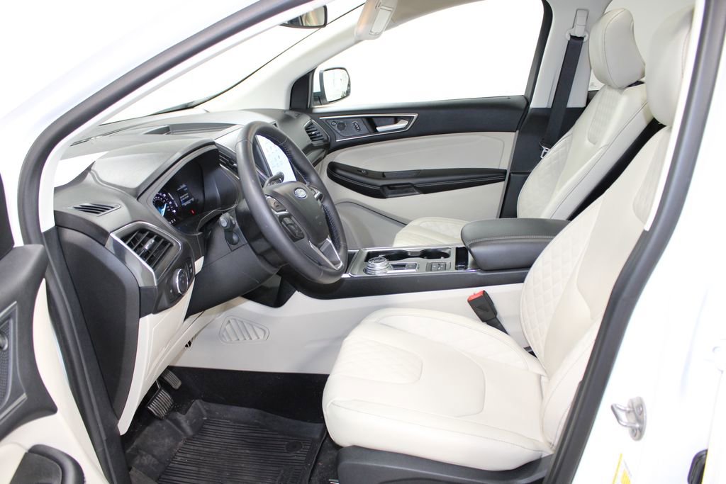Used 2022 Ford Edge SE w/ Black Appearance Package image 17