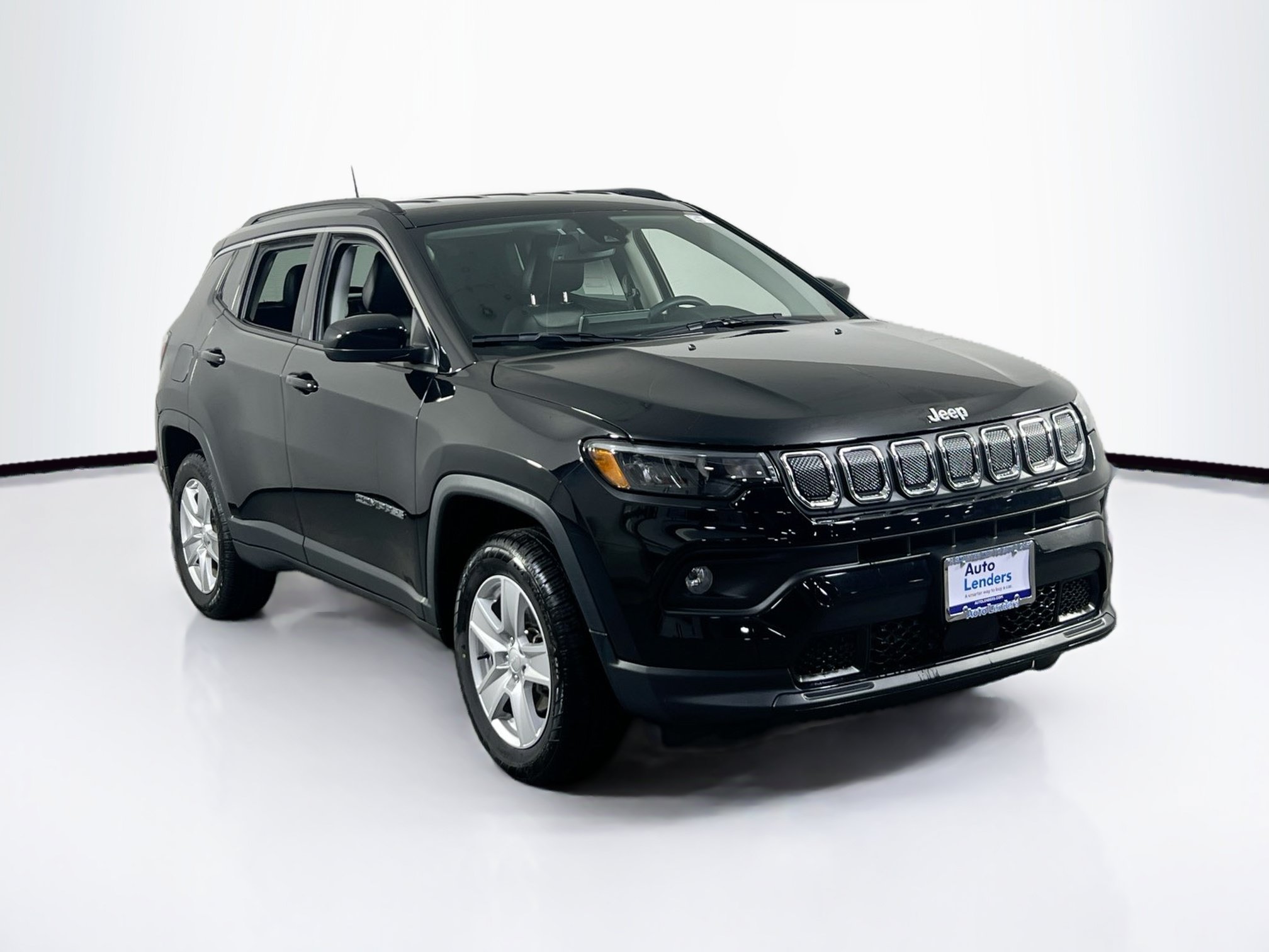 Used 2022 Jeep Compass Latitude w/ Convenience Group AWD/4WD image 3