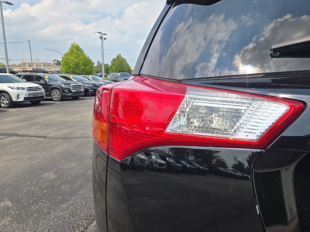 Used 2015 Toyota RAV4 Limited AWD/4WD image 10