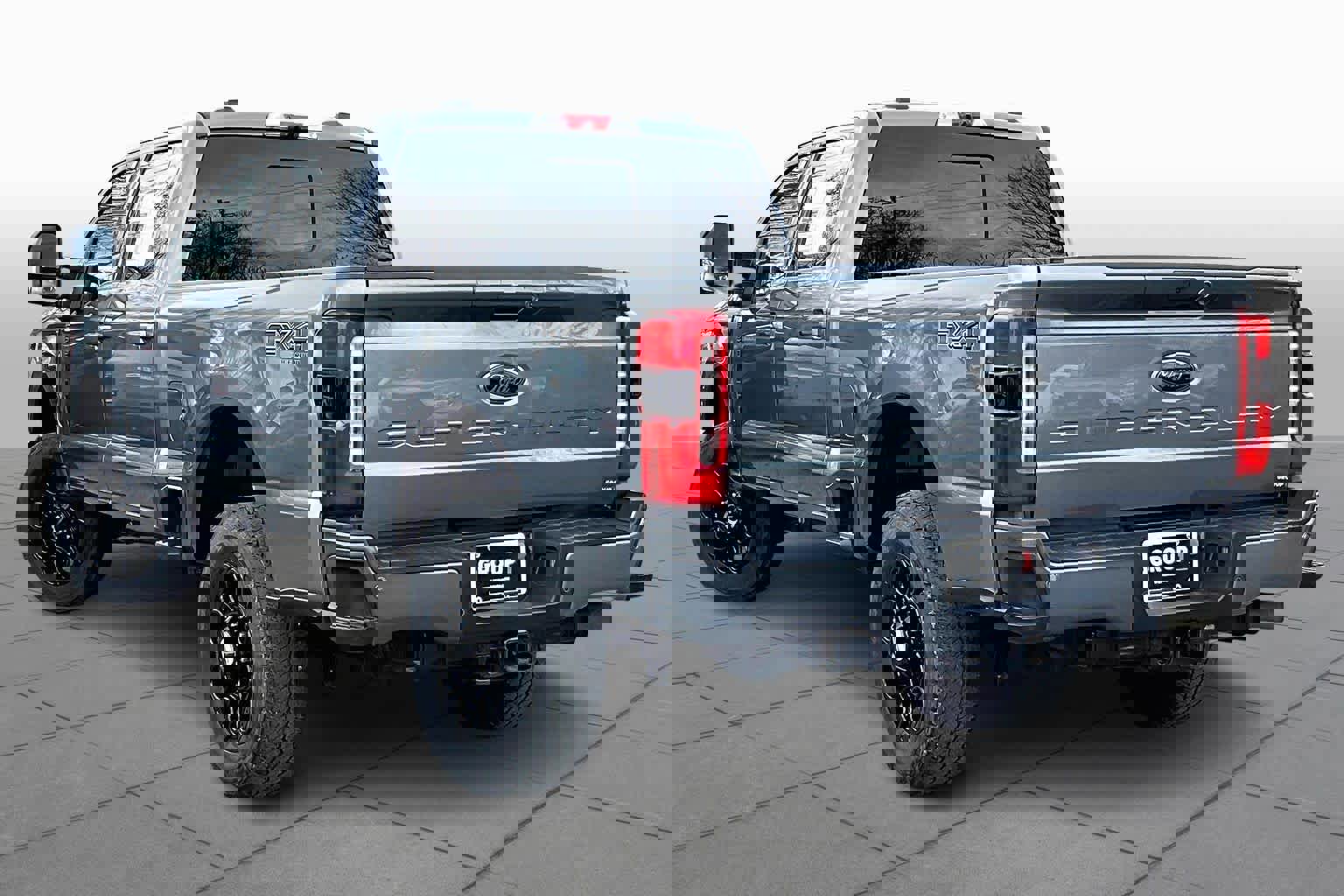 Used 2024 Ford F250 XLT w/ Black Appearance Package image 12