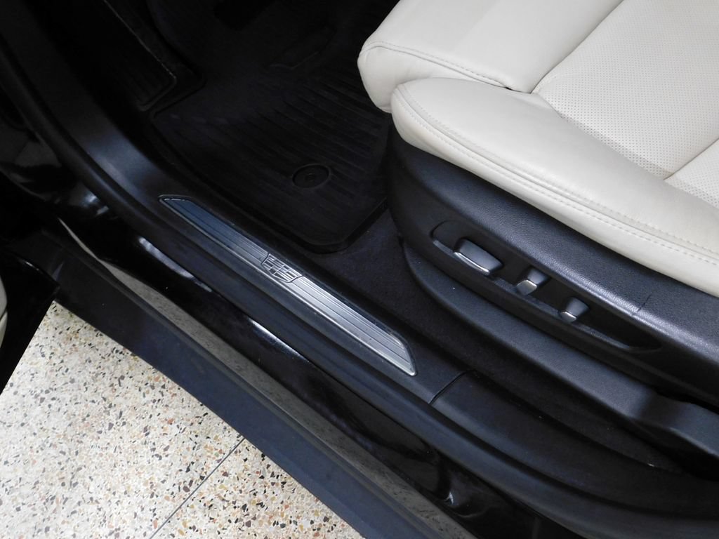 Used 2017 Cadillac XT5 FWD image 22
