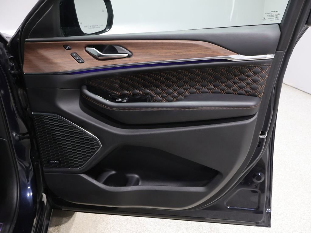 Used 2023 Jeep Grand Cherokee Summit image 23