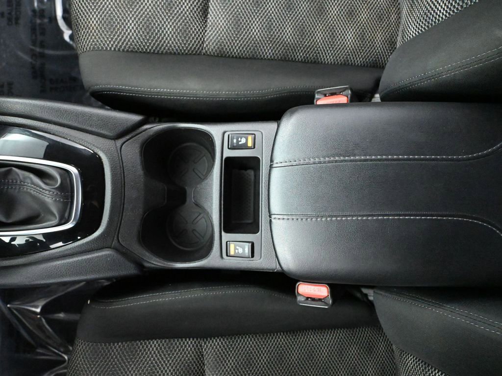 Used 2021 Nissan Rogue Sport SV image 34