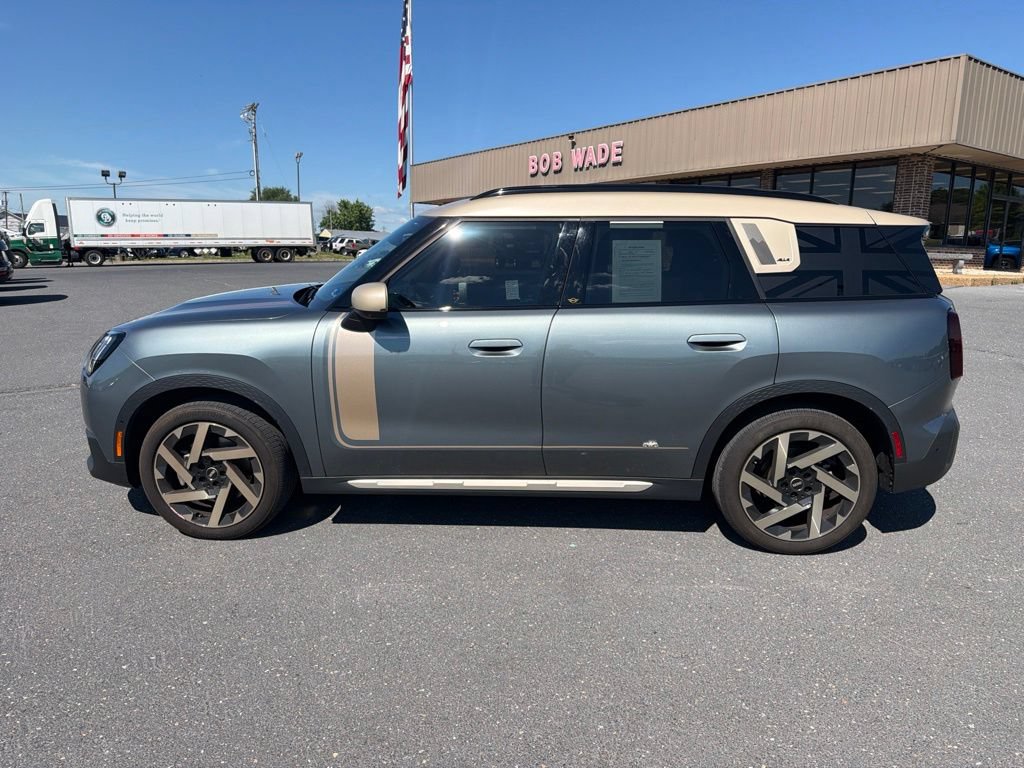 Used 2025 MINI Cooper Countryman S w/ Comfort Package Max AWD/4WD image 2