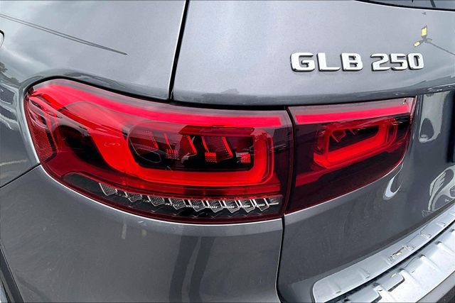 Certified 2023 Mercedes-Benz GLB 250 4MATIC w/ Premium Package image 25
