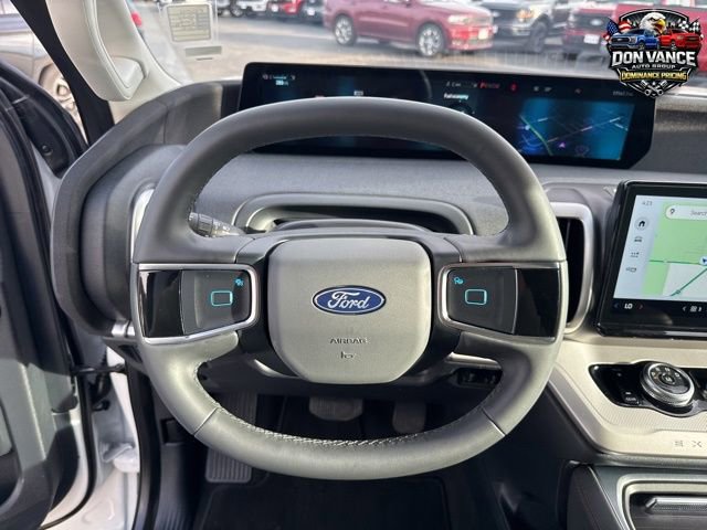 Used 2025 Ford Expedition Active AWD/4WD image 12