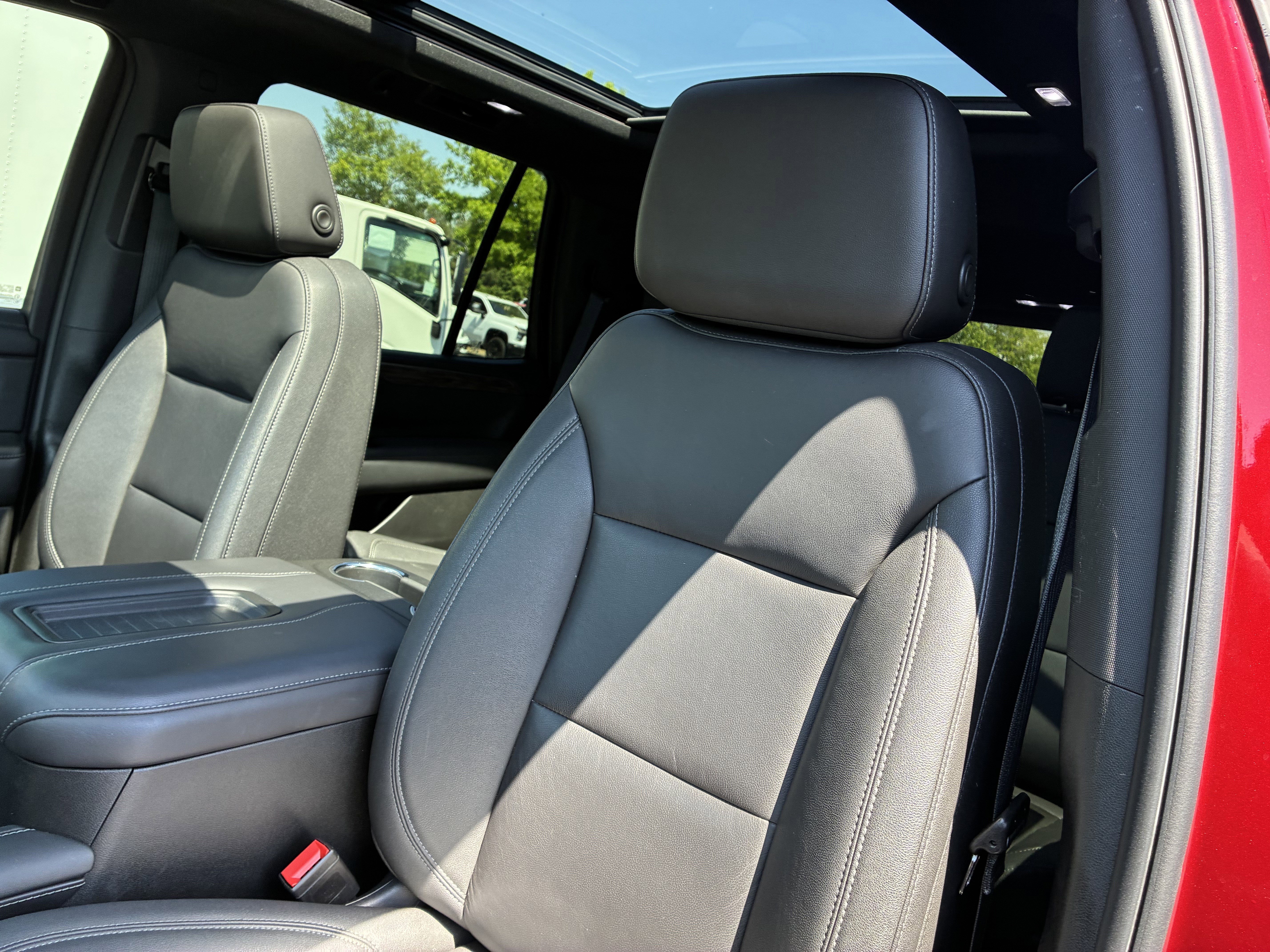 Used 2022 Chevrolet Tahoe LT w/ Luxury Package image 22