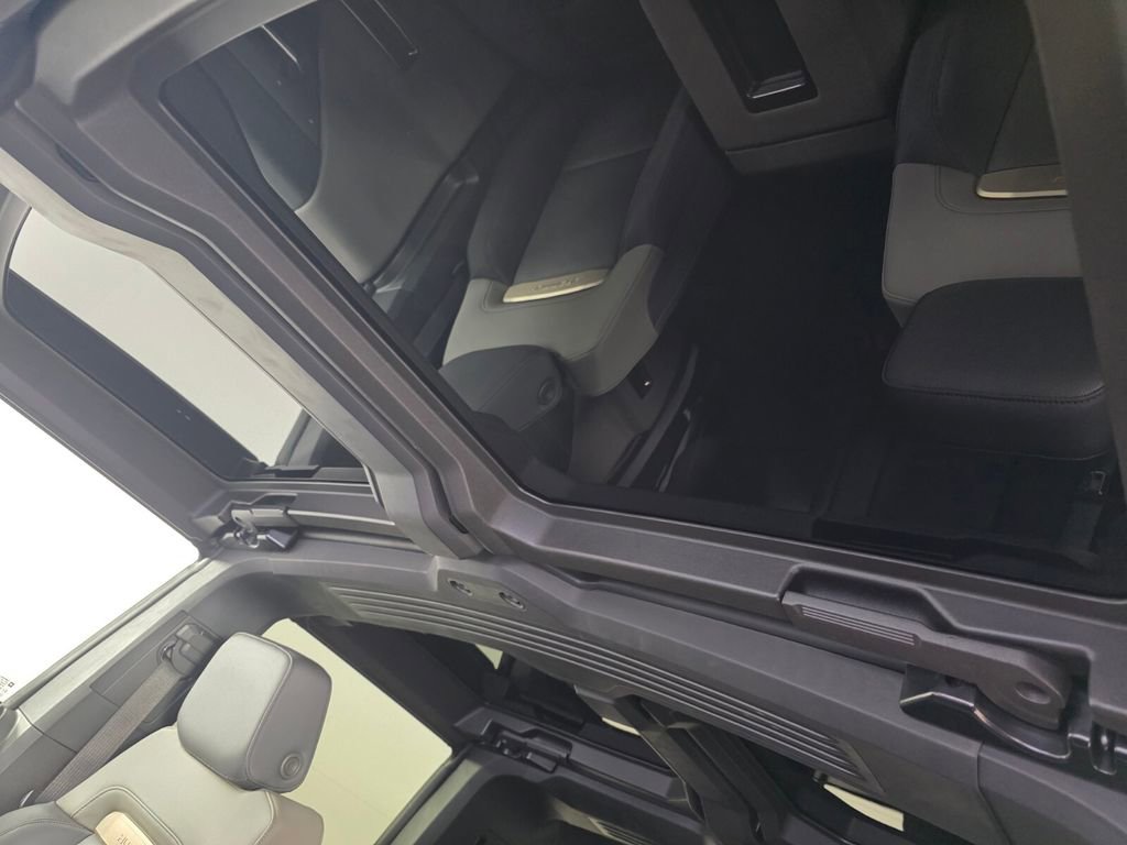 Used 2025 GMC Hummer EV 2X image 11