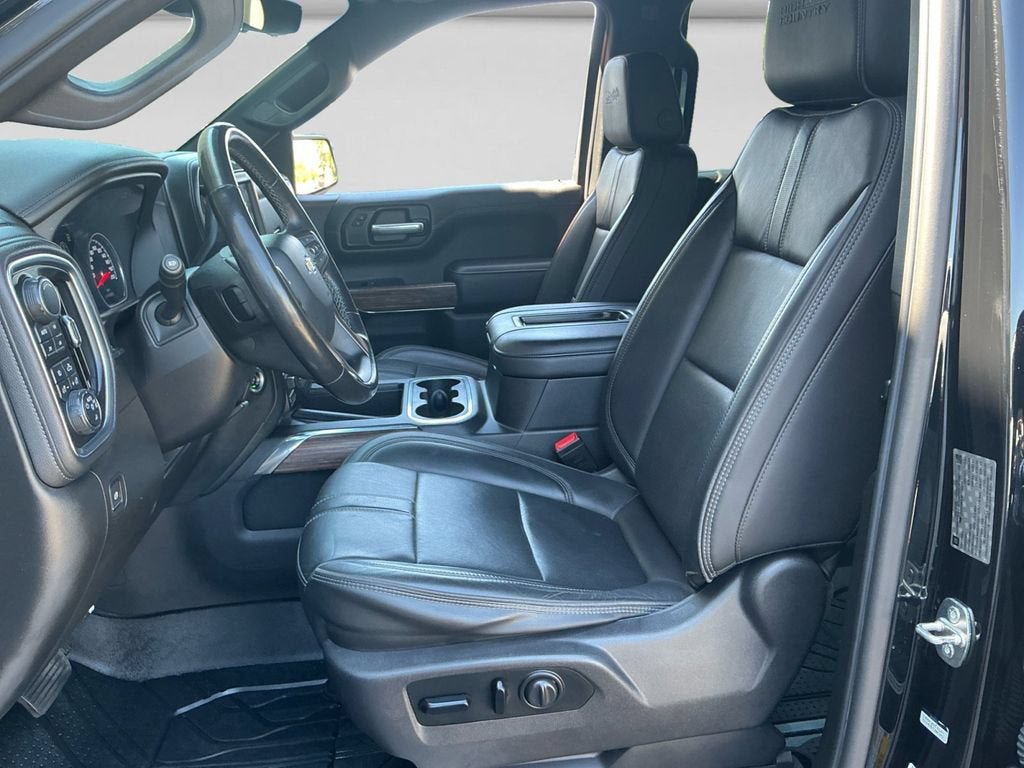 Used 2019 Chevrolet Silverado 1500 High Country w/ Technology Package AWD/4WD image 10