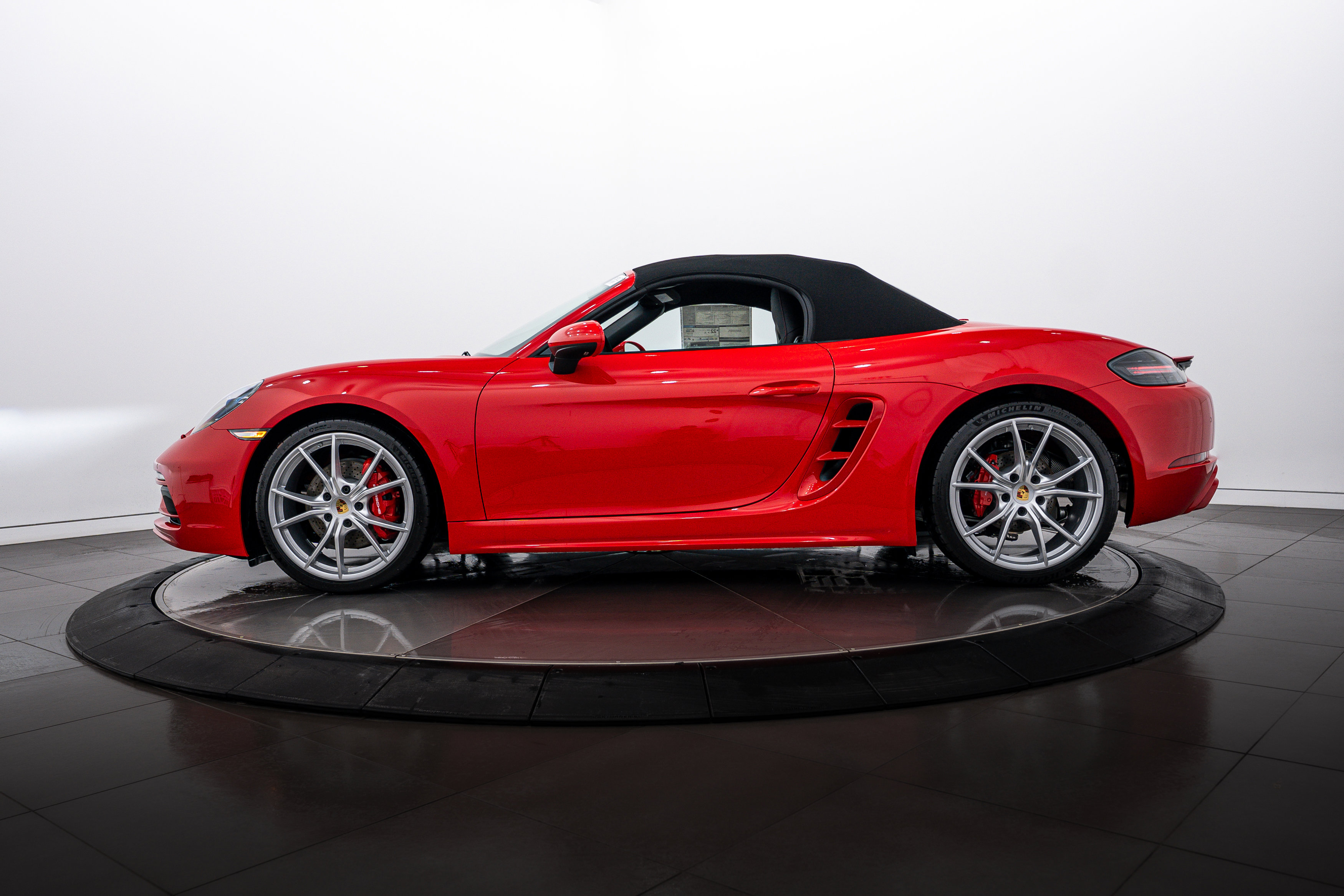 New 2025 Porsche 718 Boxster S image 25