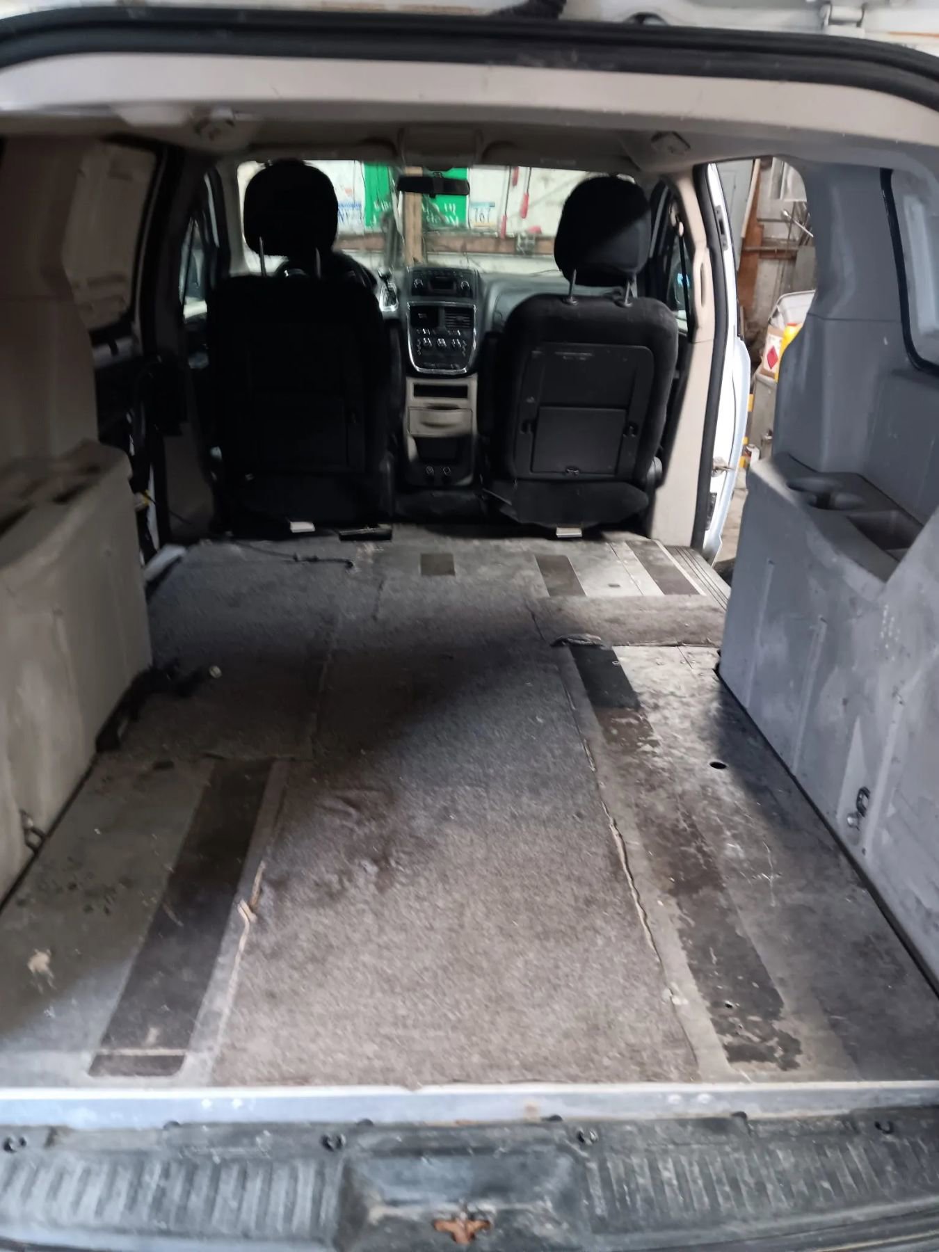 Used 2014 RAM C/V Tradesman image 9