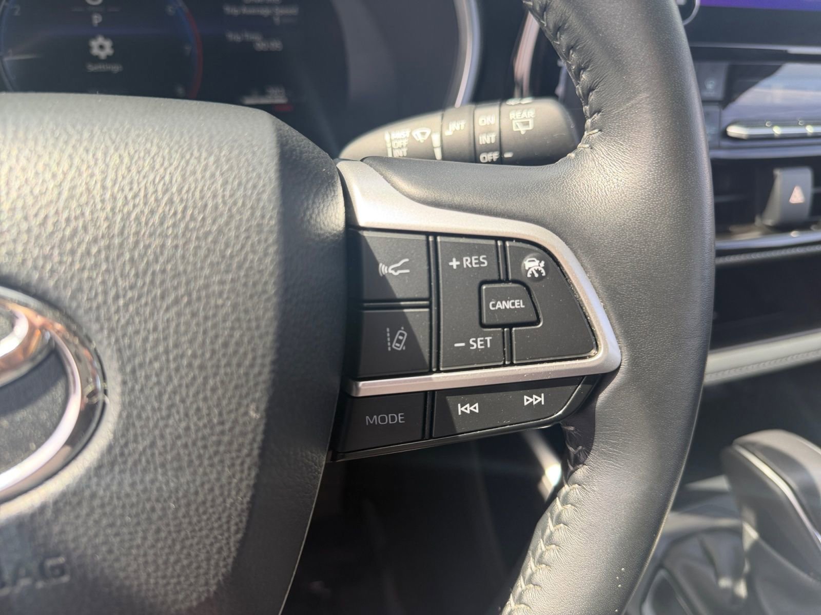 Certified 2025 Toyota Highlander XSE AWD/4WD image 21