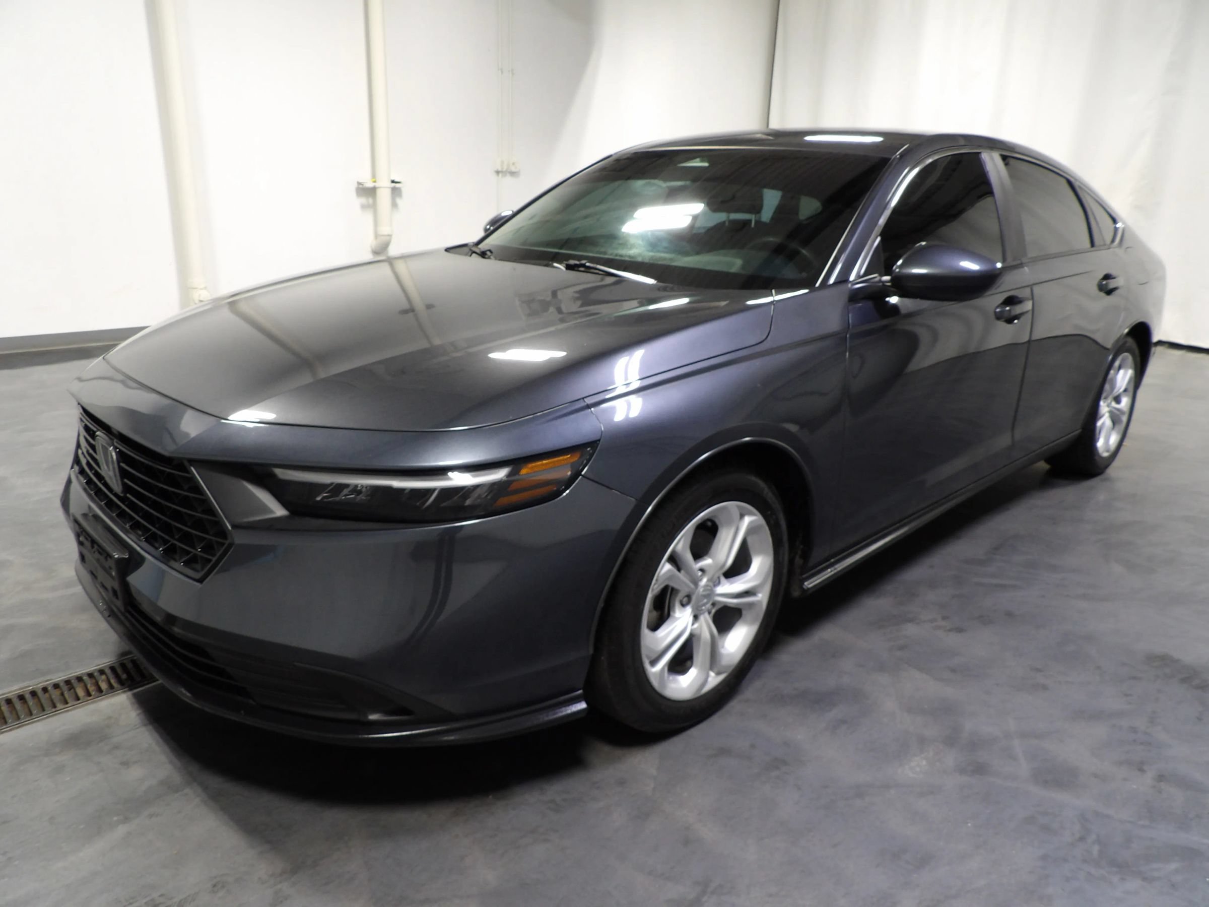 Used 2025 Honda Accord LX image 3