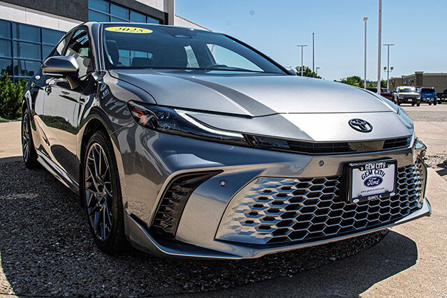 Used 2025 Toyota Camry XSE w/ Premium Plus Package AWD/4WD image 7