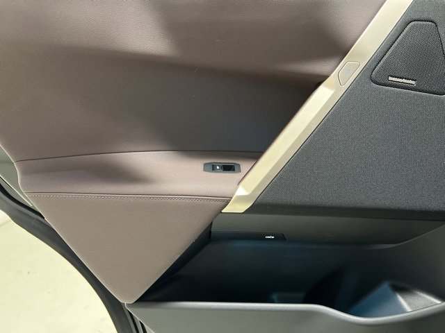 Used 2025 BMW iX xDrive50 image 53