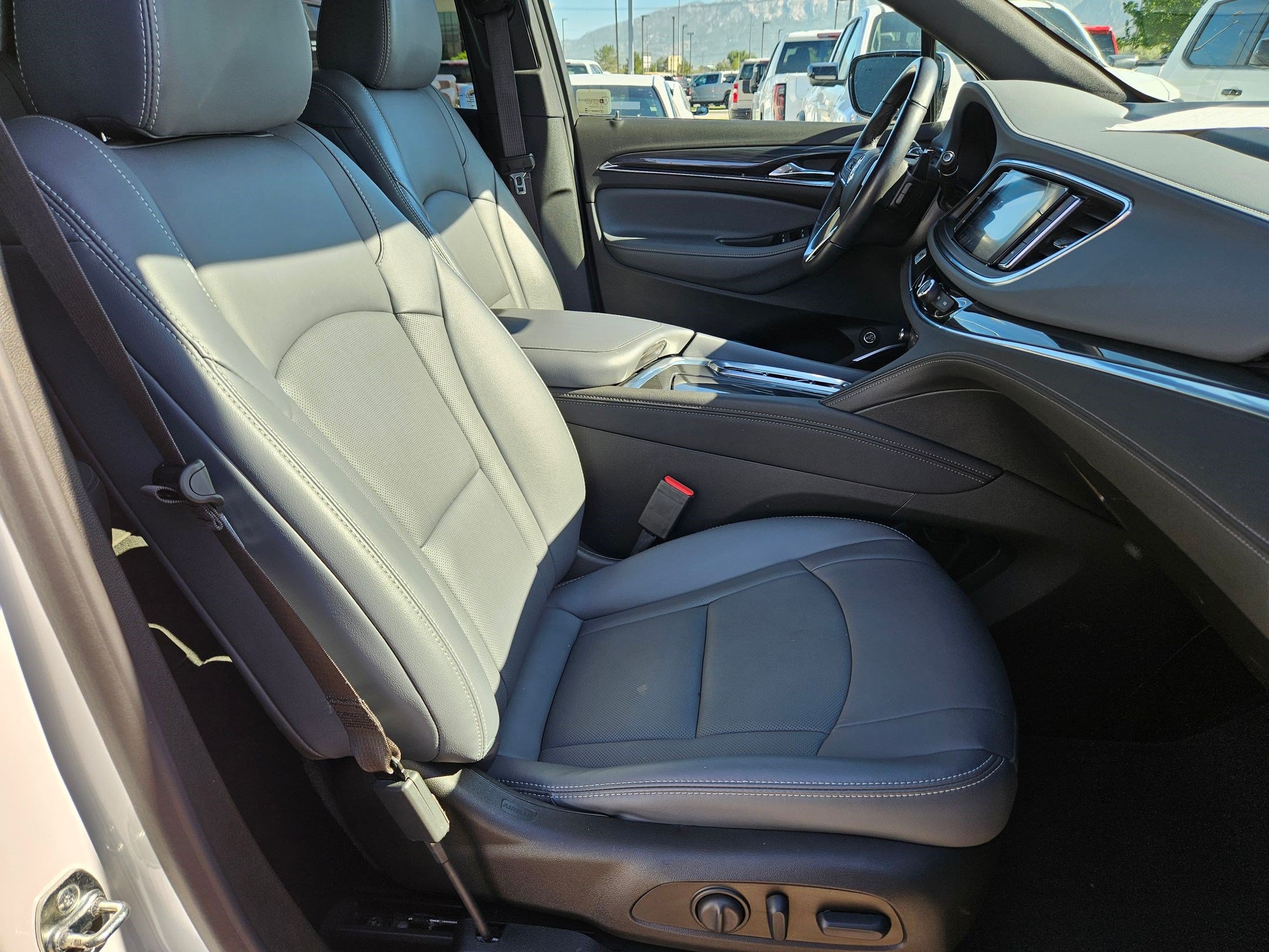 Used 2024 Buick Enclave Essence w/ Sport Touring Edition AWD/4WD image 30