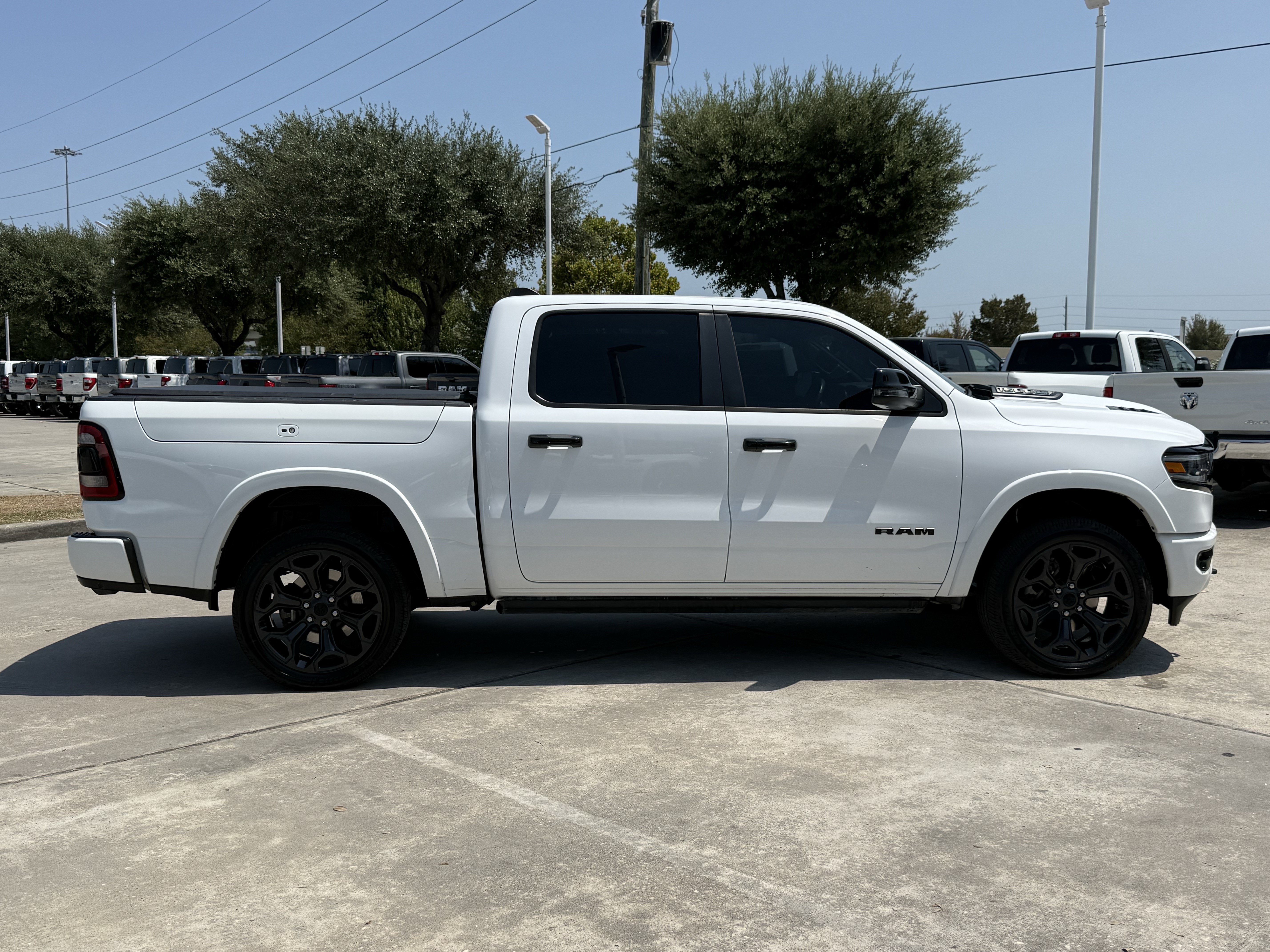Used 2024 RAM 1500 Limited AWD/4WD image 3