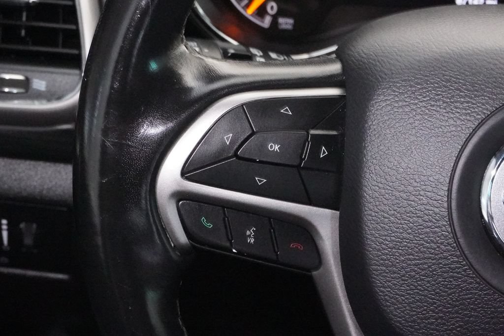 Used 2019 Jeep Grand Cherokee Altitude RWD image 19