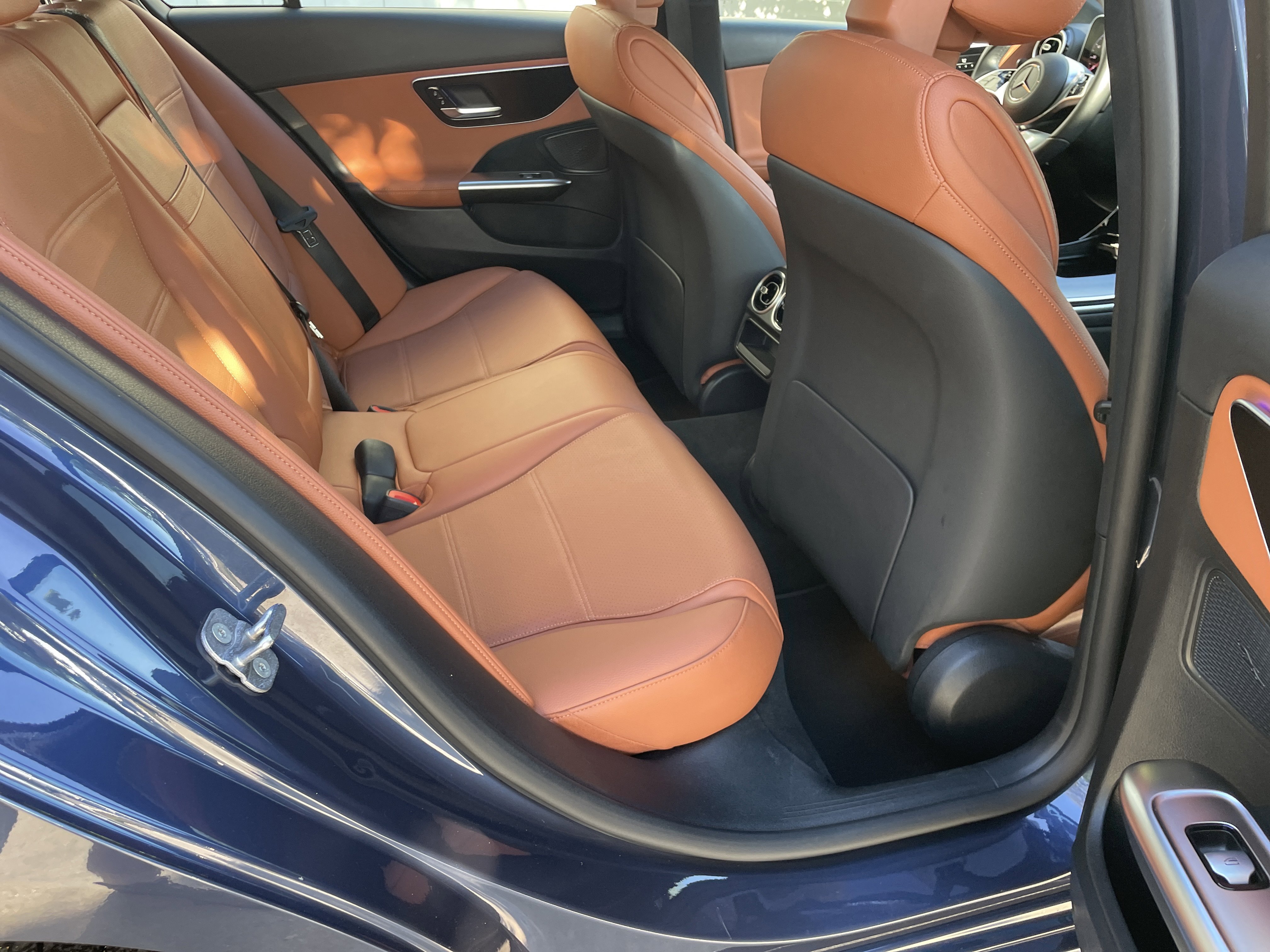 Used 2025 Mercedes-Benz C 300 Sedan image 43