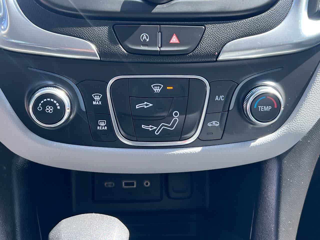 Used 2022 Chevrolet Equinox LS w/ Driver Confidence II Package AWD/4WD image 19