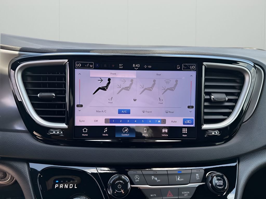 New 2026 Chrysler Voyager LX image 33