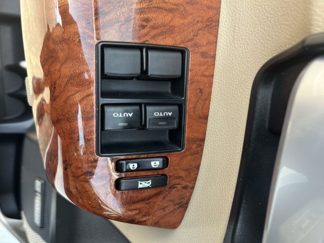 Used 2019 Toyota Sequoia Platinum RWD image 9