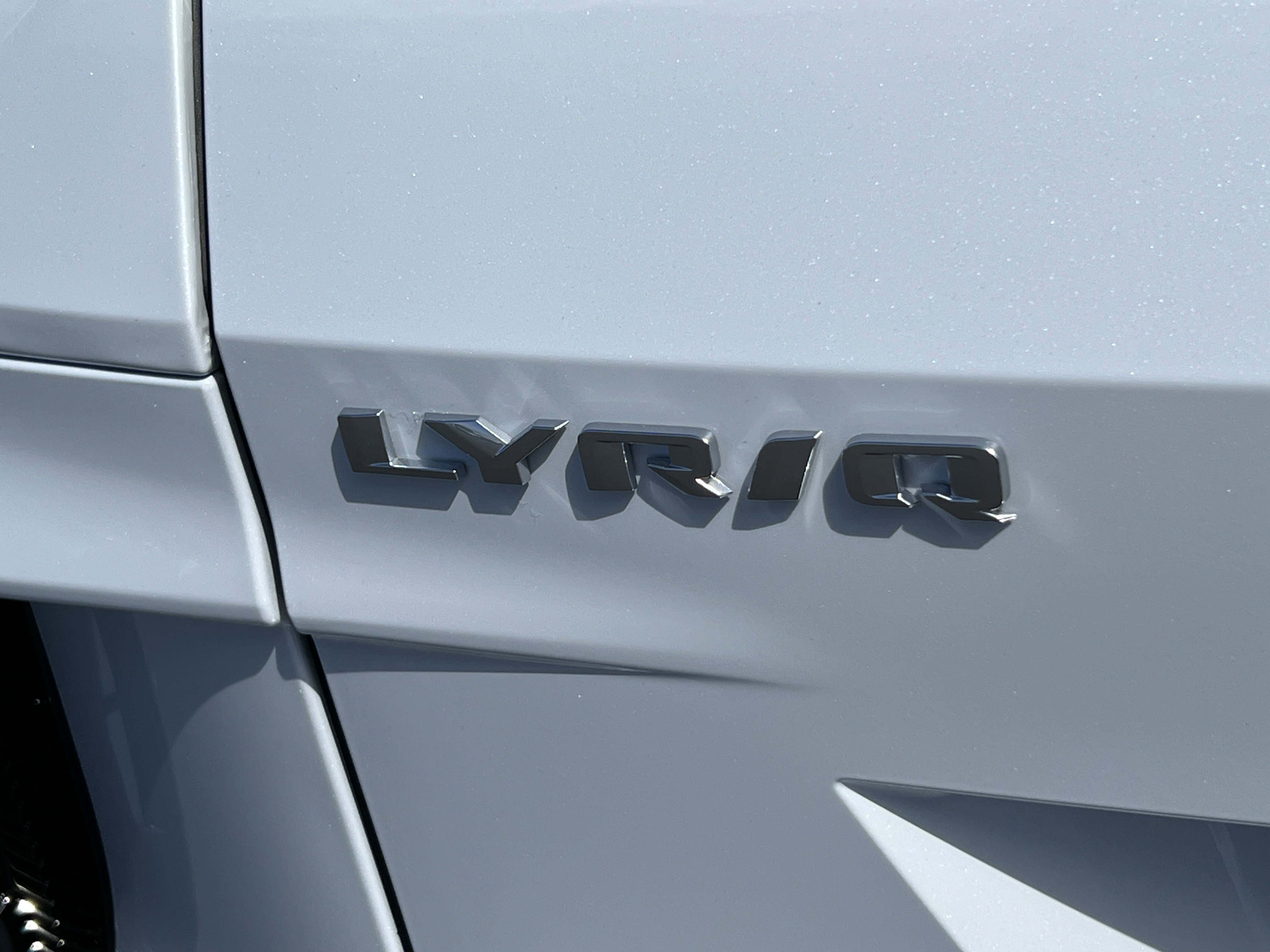 New 2026 Cadillac Lyriq Signature Luxury AWD/4WD image 9