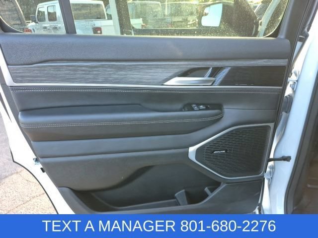 Used 2023 Jeep Wagoneer Series II w/ Premium Group I AWD/4WD image 29