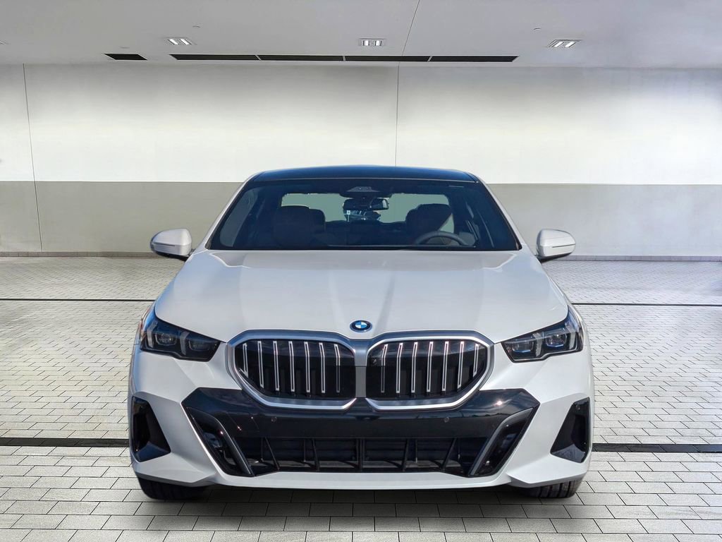New 2026 BMW 550e xDrive w/ Premium Package image 8