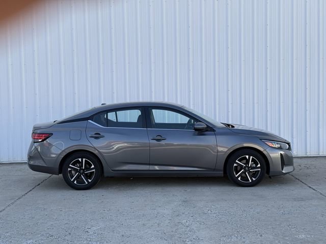 Used 2024 Nissan Sentra SV image 3
