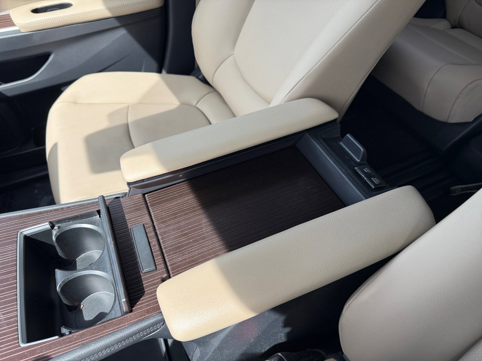 Used 2022 Toyota Sienna XLE w/ XLE Plus Package image 14