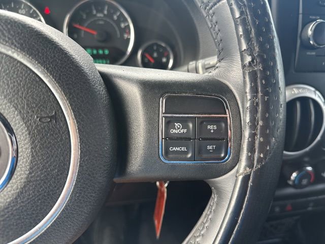 Used 2014 Jeep Wrangler Unlimited Rubicon w/ Connectivity Group image 19