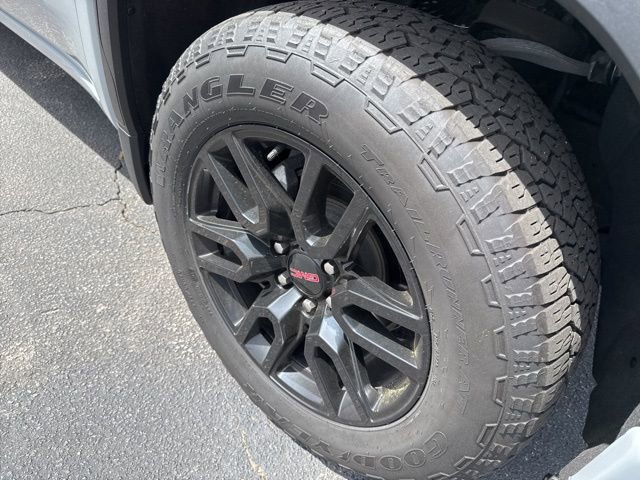 Used 2024 GMC Sierra 1500 Elevation image 9