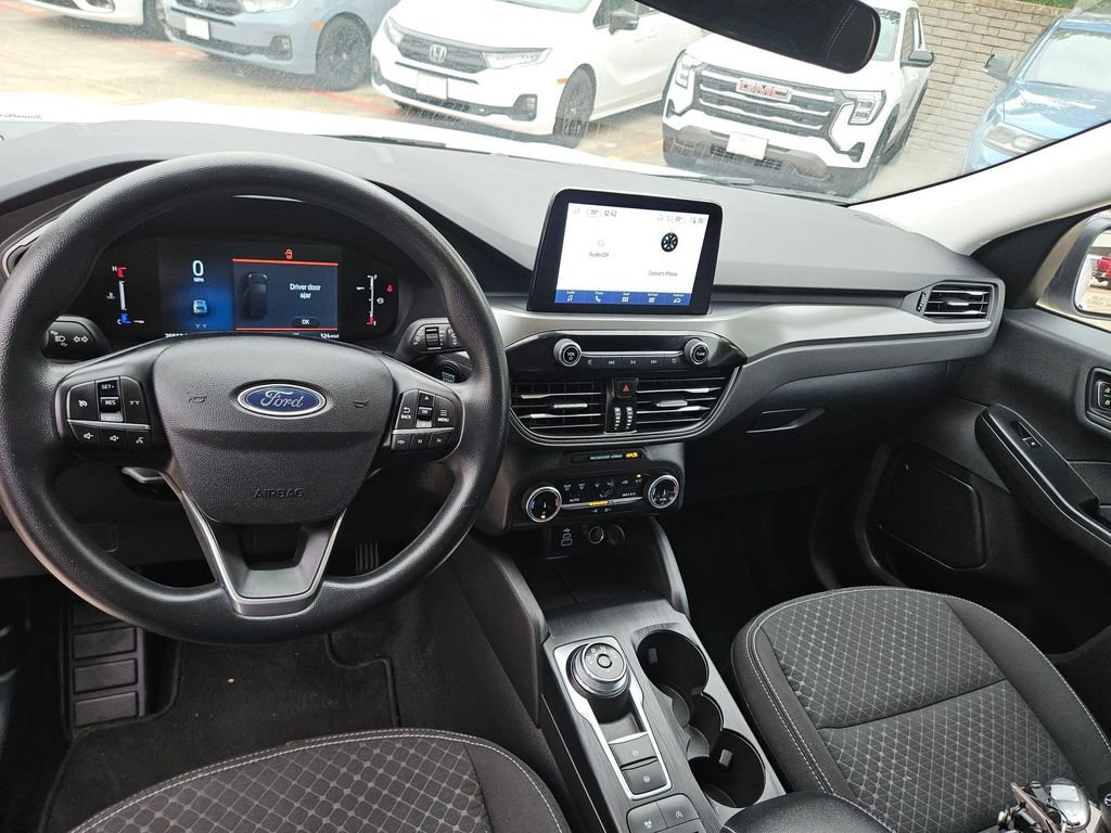 Used 2025 Ford Escape Active AWD/4WD image 16