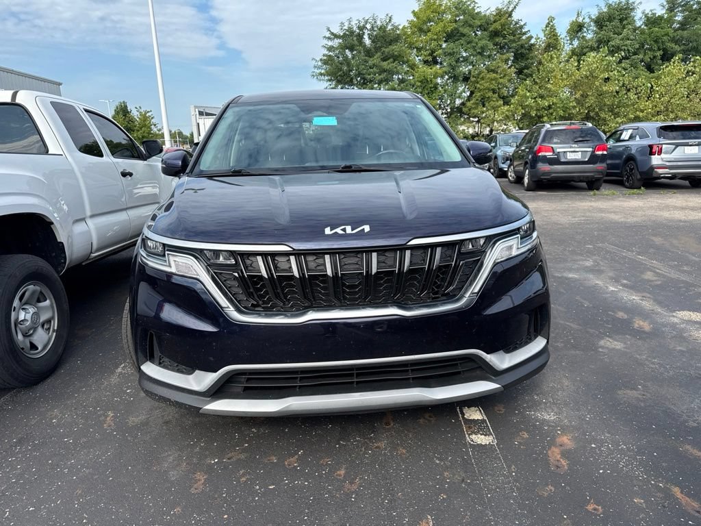 Used 2022 Kia Carnival LX FWD image 2