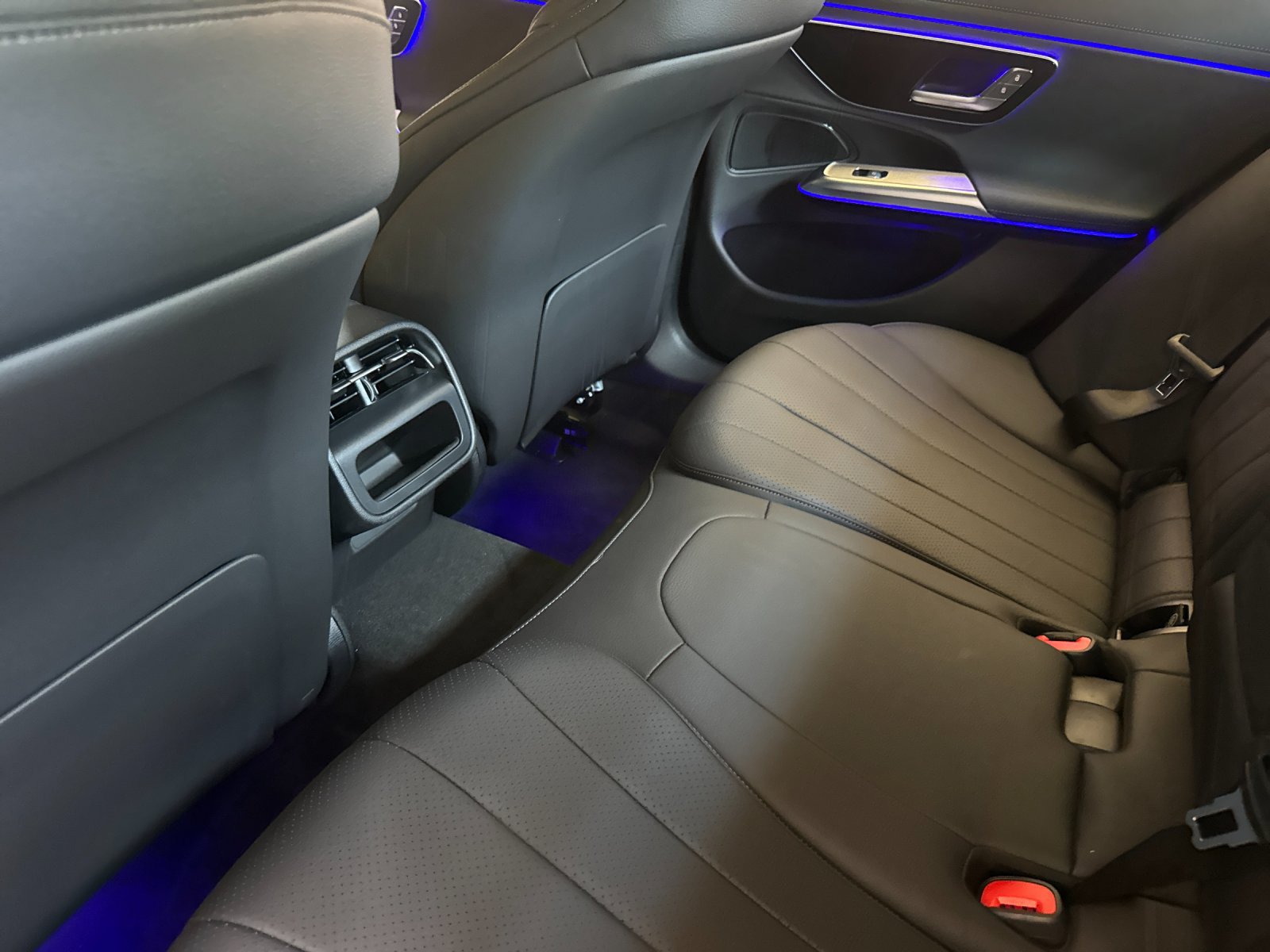 New 2026 Mercedes-Benz E 450 4MATIC Sedan image 12