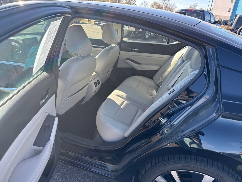 Used 2019 Nissan Altima 2.5 Platinum image 18