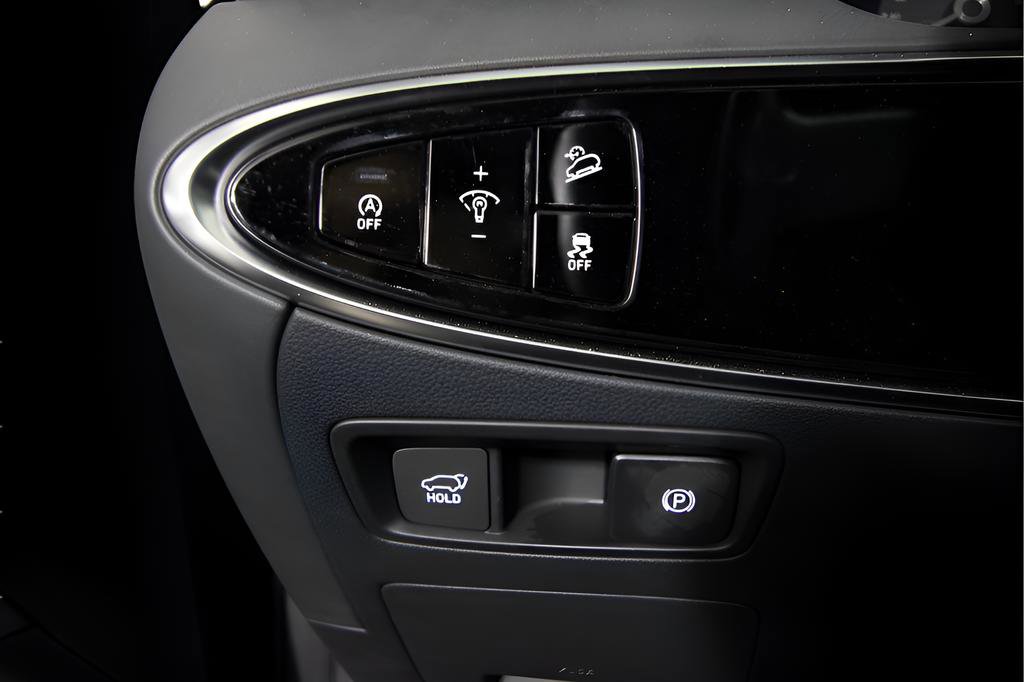 Used 2025 Genesis GV70 2.5T w/ Select Package AWD/4WD image 34