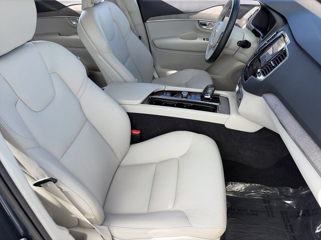 Used 2023 Volvo XC90 B6 Plus w/ Protection Package Premier AWD/4WD image 11