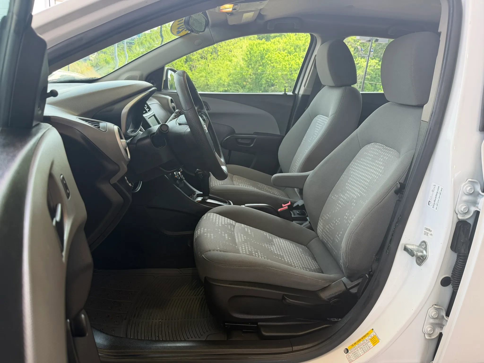 Used 2017 Chevrolet Sonic LT FWD image 8