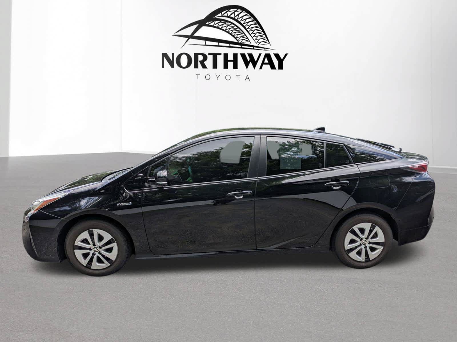 Used 2018 Toyota Prius Two w/ Prius Two Safety Plus Package FWD image 6