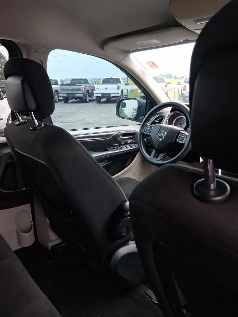 Used 2018 Dodge Grand Caravan SE w/ UConnect Hands-Free Group FWD image 23