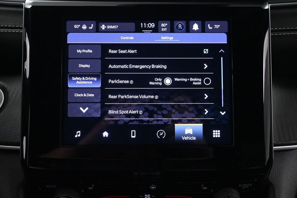 Used 2025 Jeep Grand Cherokee Altitude AWD/4WD image 35