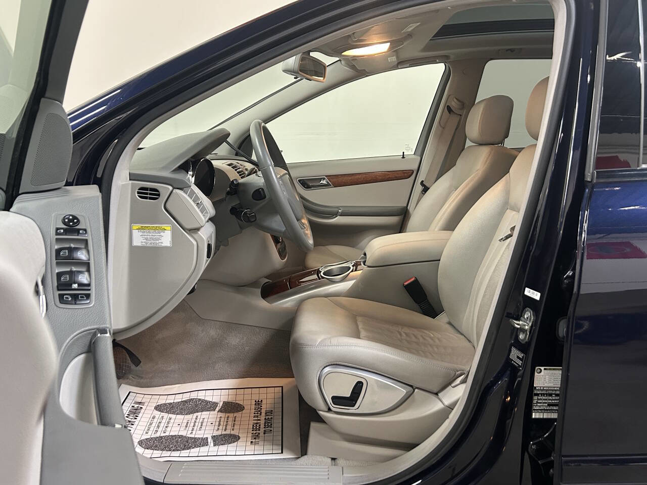 Used 2006 Mercedes-Benz R 350 4MATIC image 19