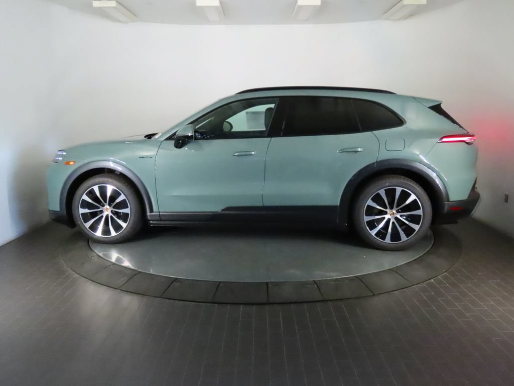 New 2026 Porsche Cayenne S AWD/4WD image 2